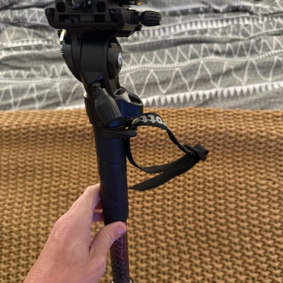 Manfrotto Element MII Aluminum Monopod + Fluid Pan Head - Picture 3 of 12